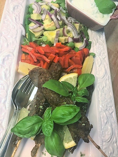 Kebabspett med ris och grillad paprika