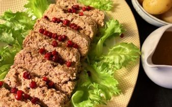 Köttfärslimpa med gräddsås