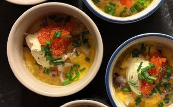 Ägg i form med lyxig topping