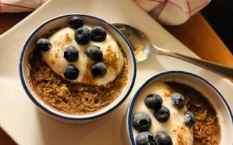 Baked oats med blåbär och kanel