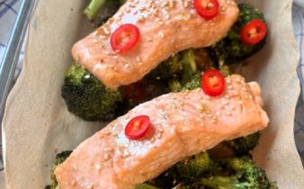 Sesamlax med broccoli och potatismos - kalorisnål