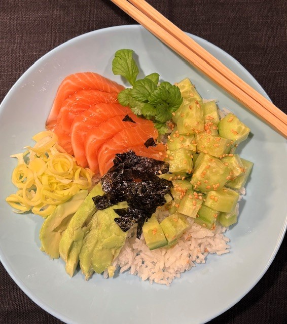 Lax och avokadobowl – kalorisnål