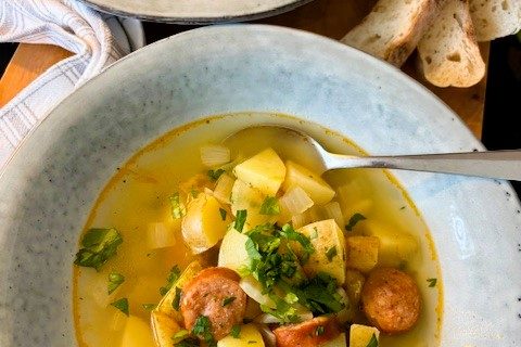 Potatis, lök och chorizosoppa – kalorisnål