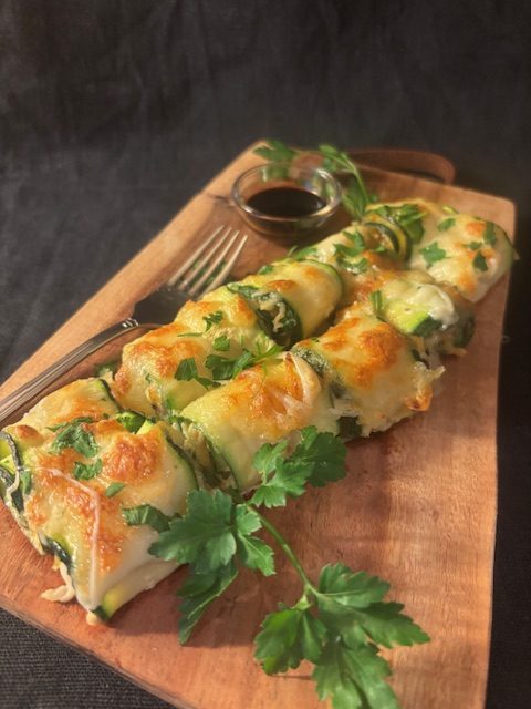 Krämiga zucchinirullar med smält ost