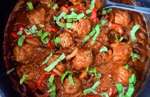 Chiligryta med köttbullar – kalorisnål