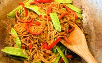 Vegetarisk Chow Mein – kalorisnål